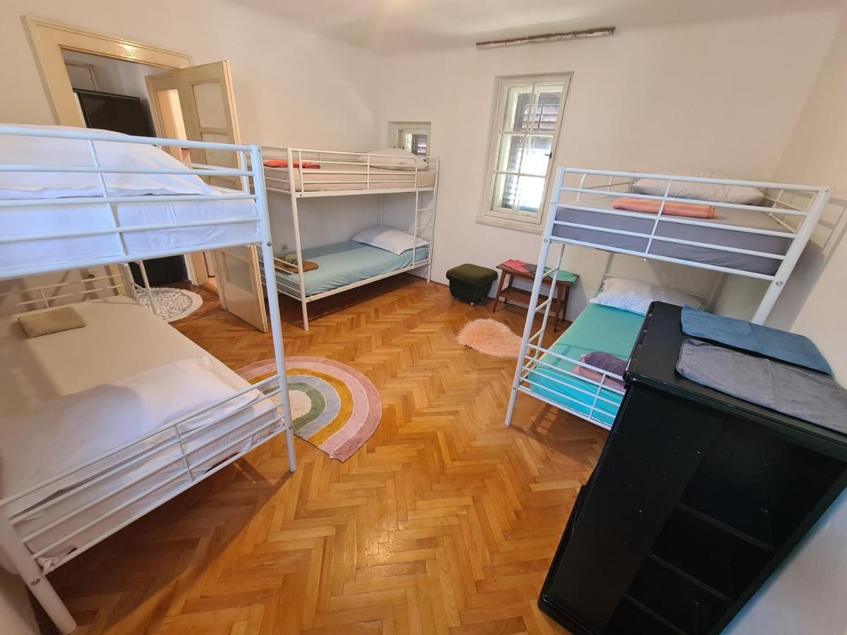 Rooms Jenifer Split Exterior photo