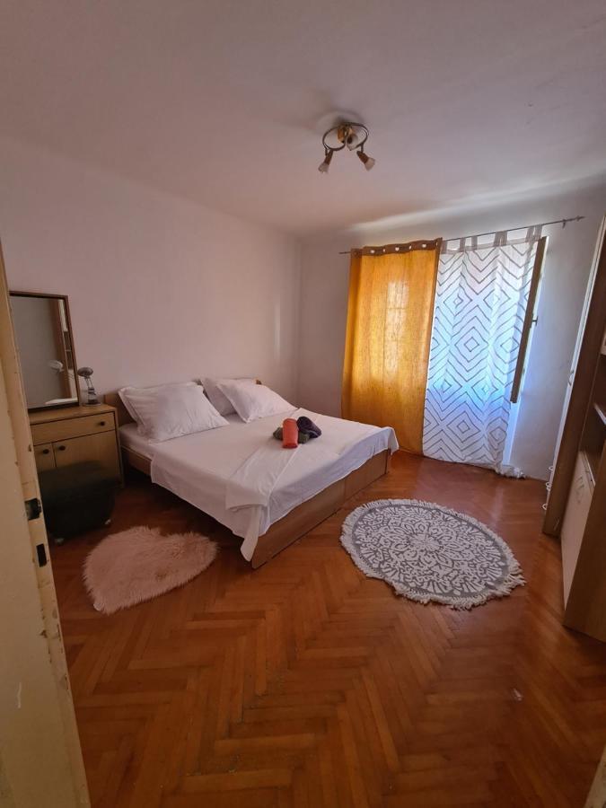 Rooms Jenifer Split Exterior photo